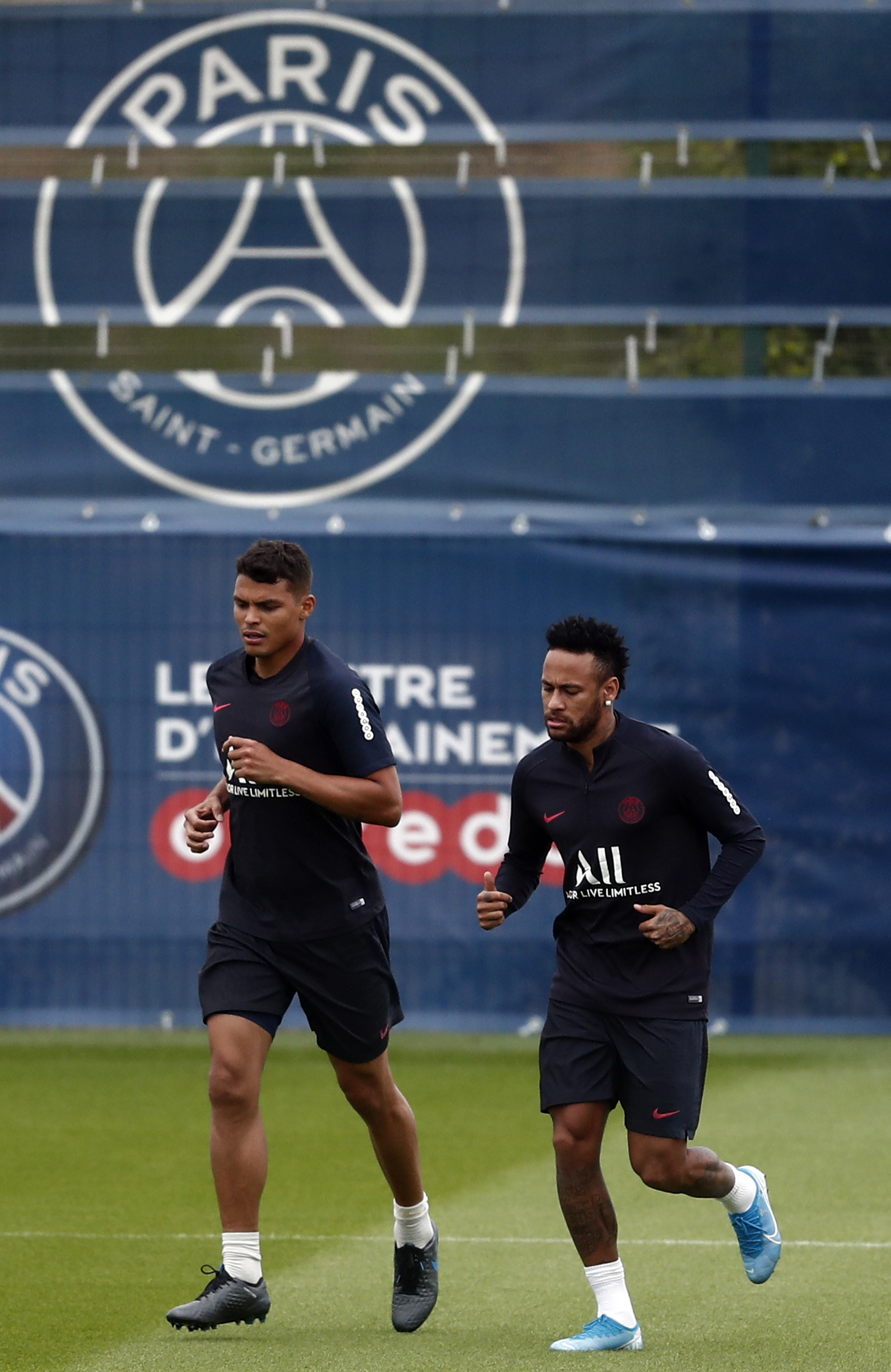 AYX官网登录包含集结日塞维利亚备战法甲，造点机会细节曝光，压力陡增，数据趋势出现新变化的词条